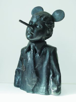 Dings, Nicolas *1953 »Ich bin ein Berliner«, 2007 Bronze 57 cm (mit Sockel 110 cm) Exemplar 1/3 Besitz des Künstlers